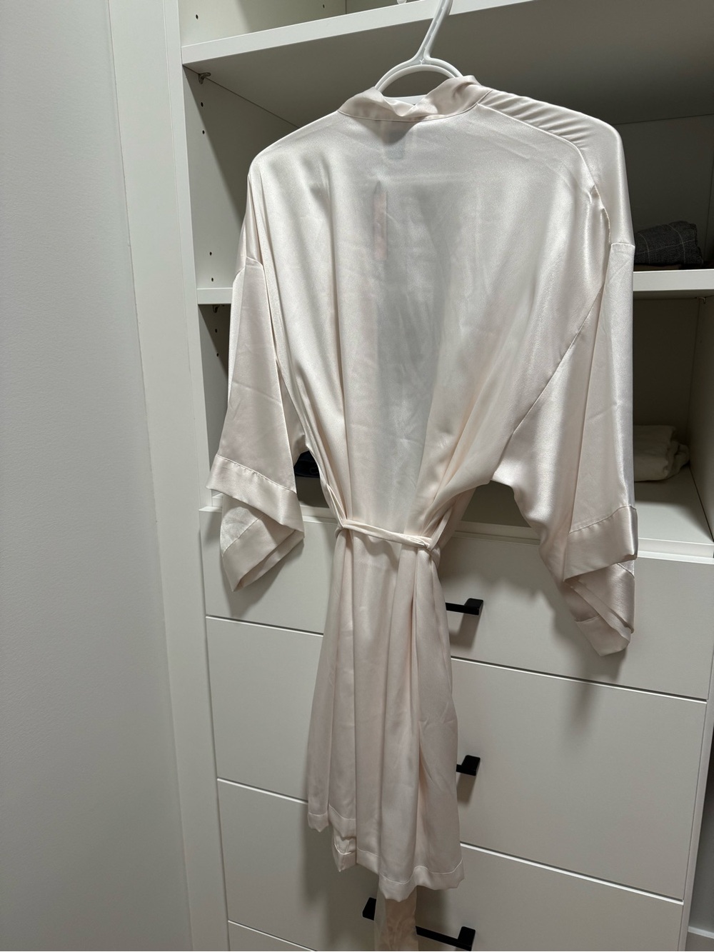 Victoria’s Secret Satin Robe Light Pink XS/S NWT Luxury Sleepwear - Picture 5 of 5